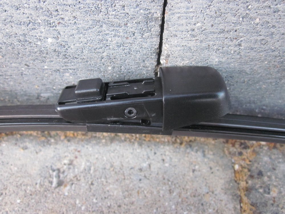 2037653214_RearWiper(4).thumb.JPG.5a8b37295dcc5e0b1d069c304878664d.JPG