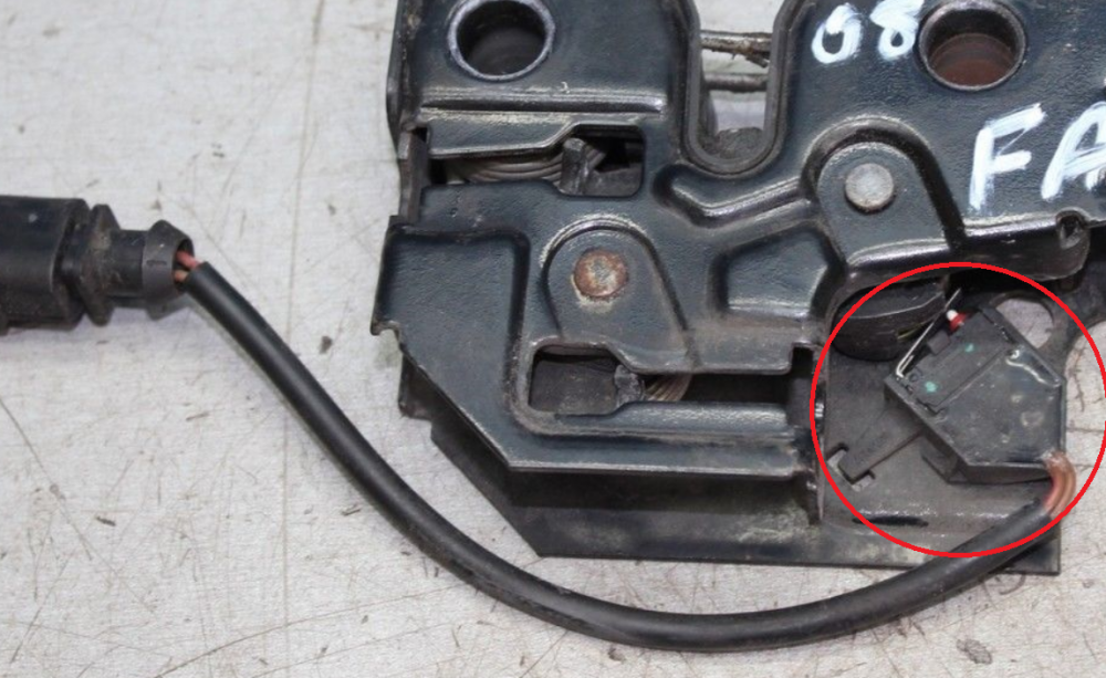 Bonnet latch microswitch.png