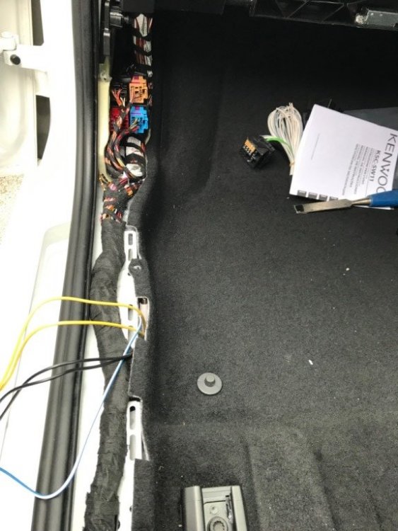IMG_1152_footwell2.jpg
