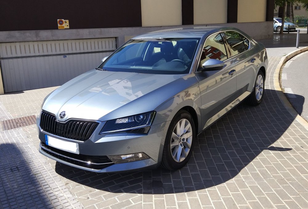 InkedSkoda Superb_LI.jpg
