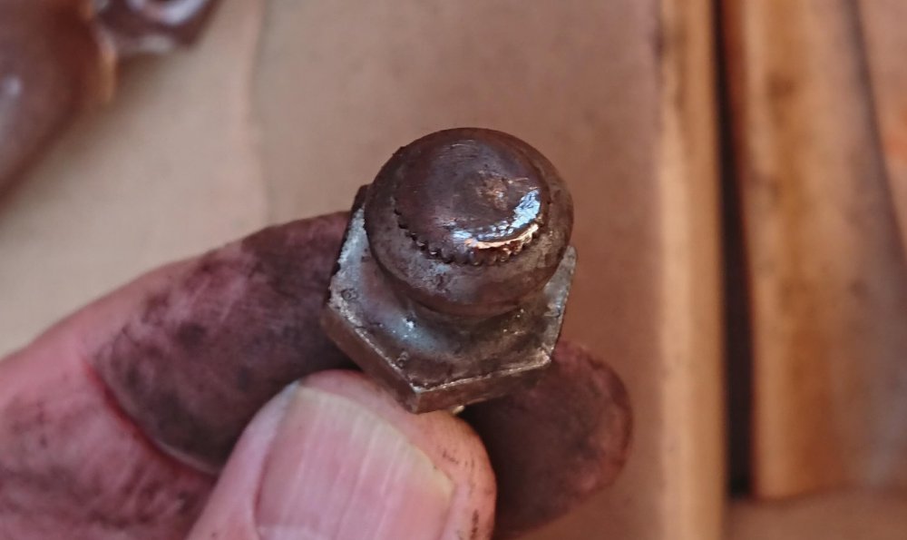 07 Clutch (worn fork release ball pin).JPG