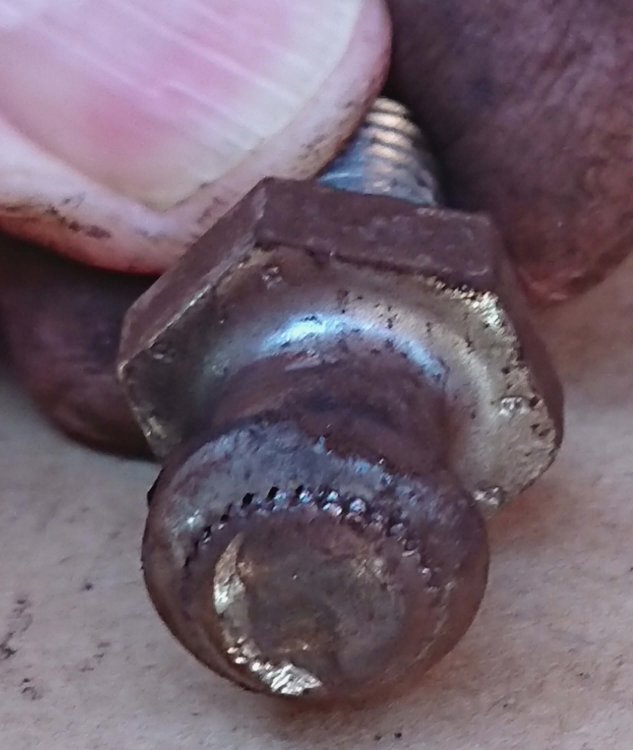 09 Clutch (worn fork release ball pin).JPG