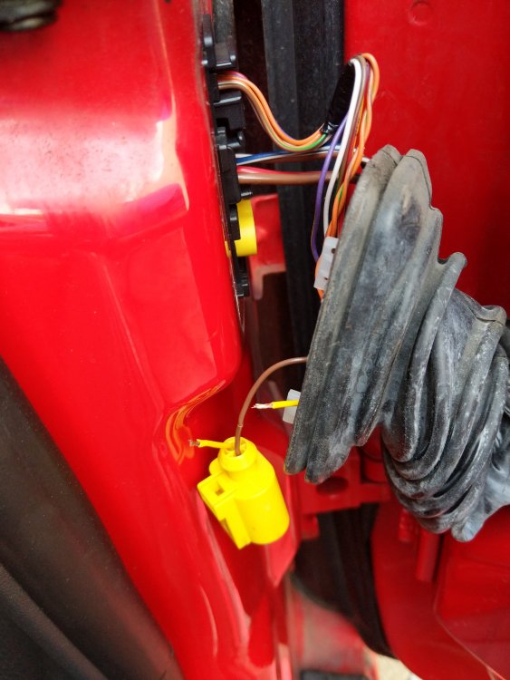 Airbag warning light + interior light not working with drivers door?? Skoda Octavia Mk II