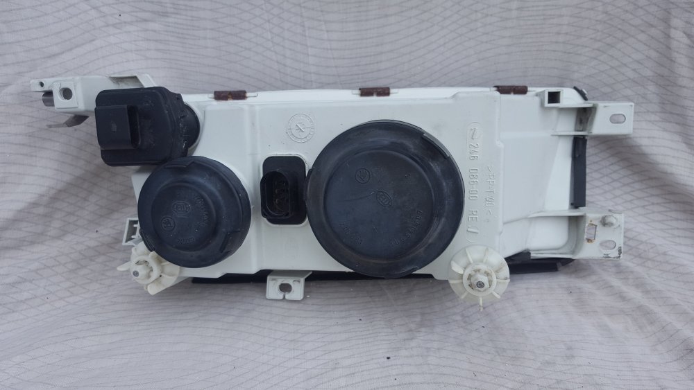 246 086-00 Right preFL headlamp 02 of 03 - 20190527_150127.jpg