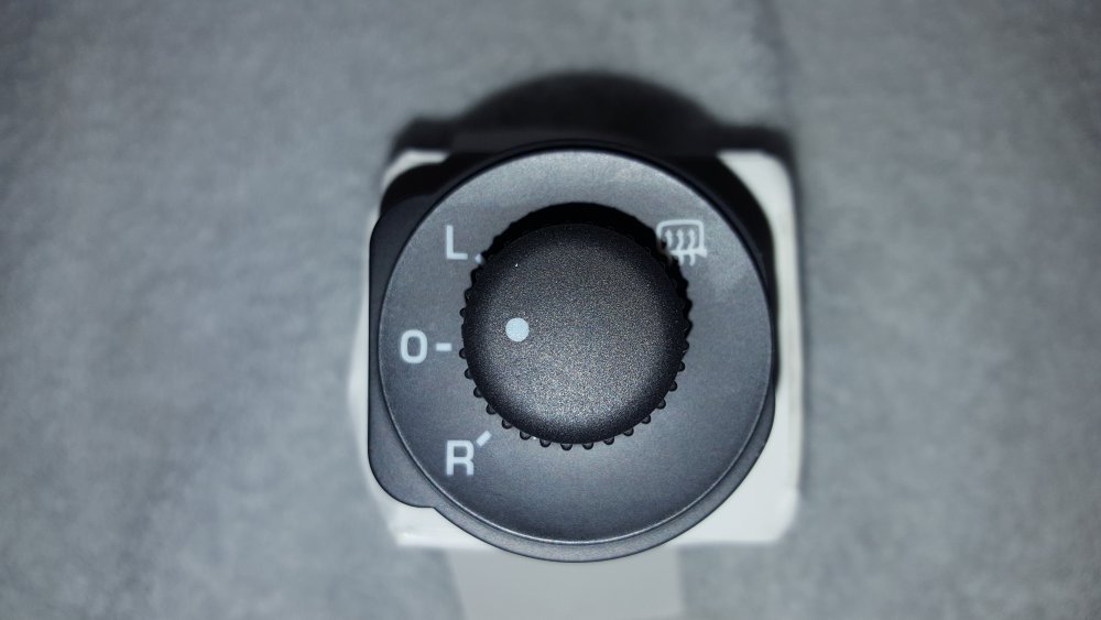 1Z1 959 565 A Octy 2 mirror switch 2.jpg