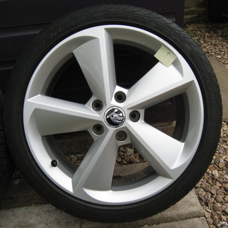 wheel-4.thumb.jpg.38c2449a746ef74dd07bf81064fbf952.jpg