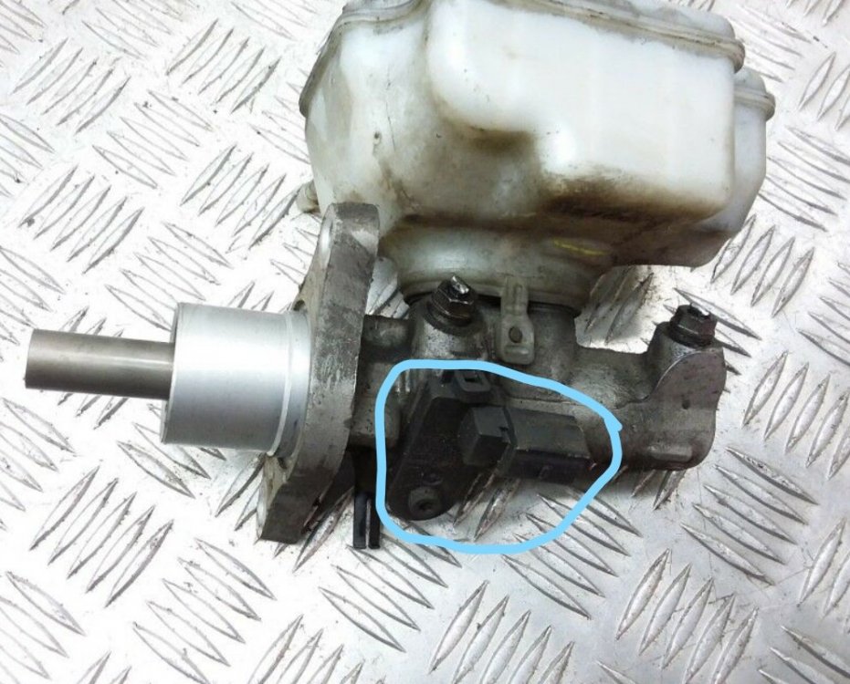 brake switch Skoda Octavia Mk II (2004 2013) BRISKODA