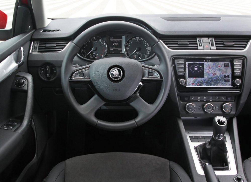skoda octavia break (www.cockpitautomovel.com).jpg