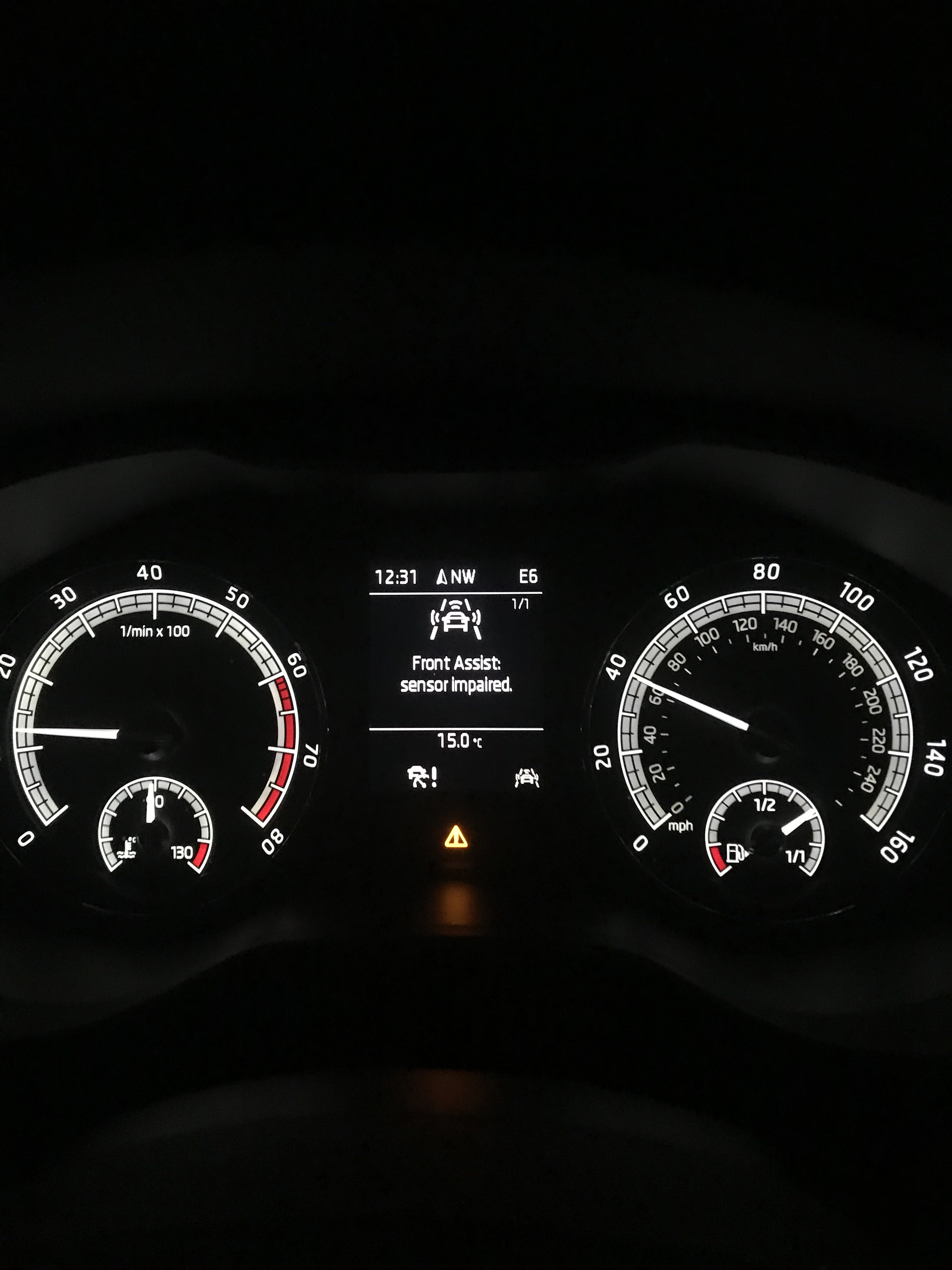 Front assist skoda