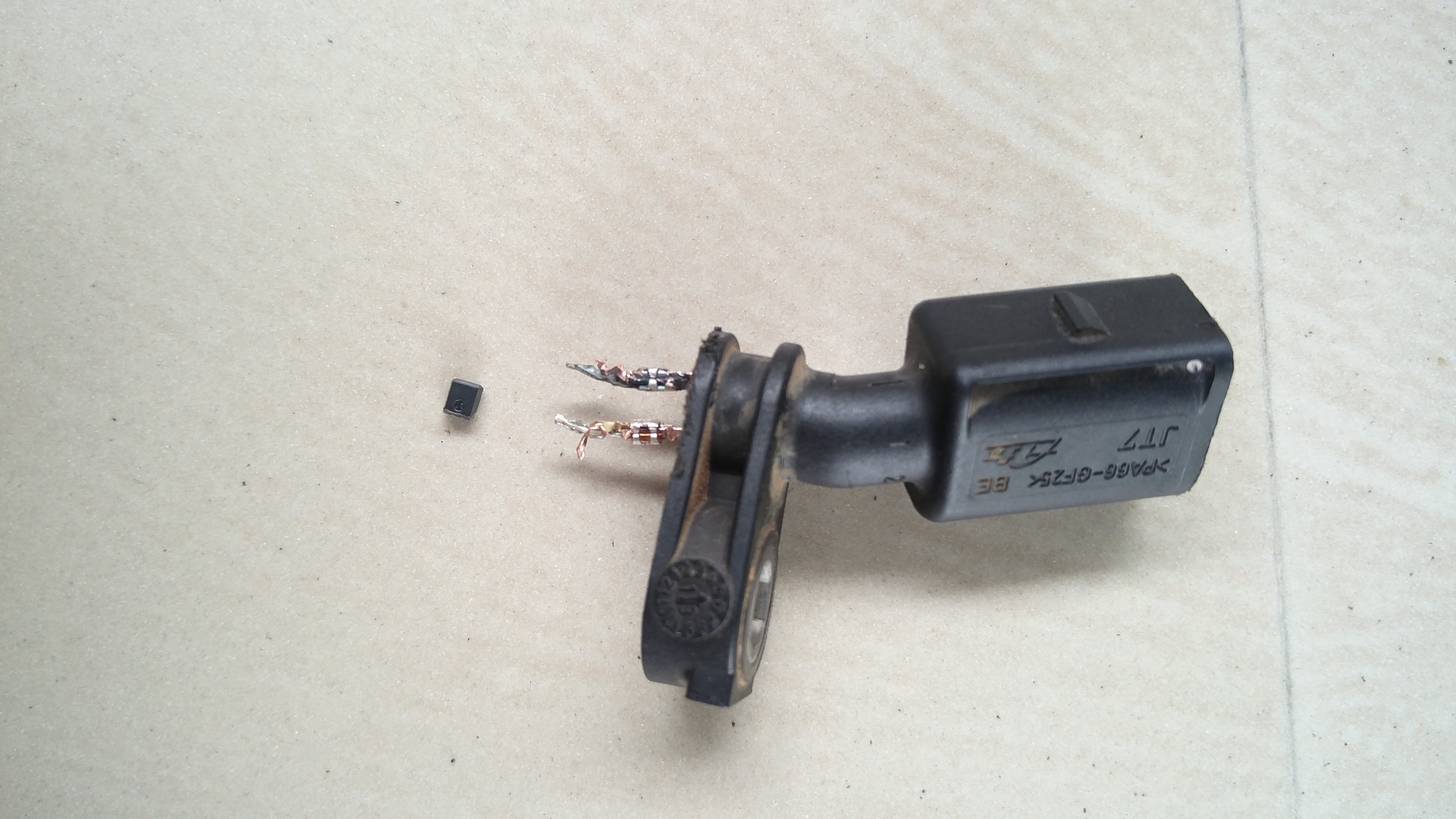 VW  ABS sensor Teardown WHT003860-WHT003863