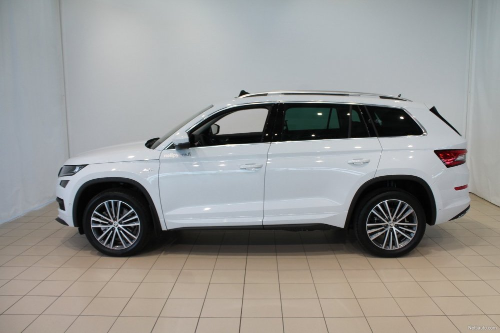 1487082622_MoonWhite5-Showroom.thumb.jpg.1e3a2388fb156caad0b08b86d8d3f787.jpg