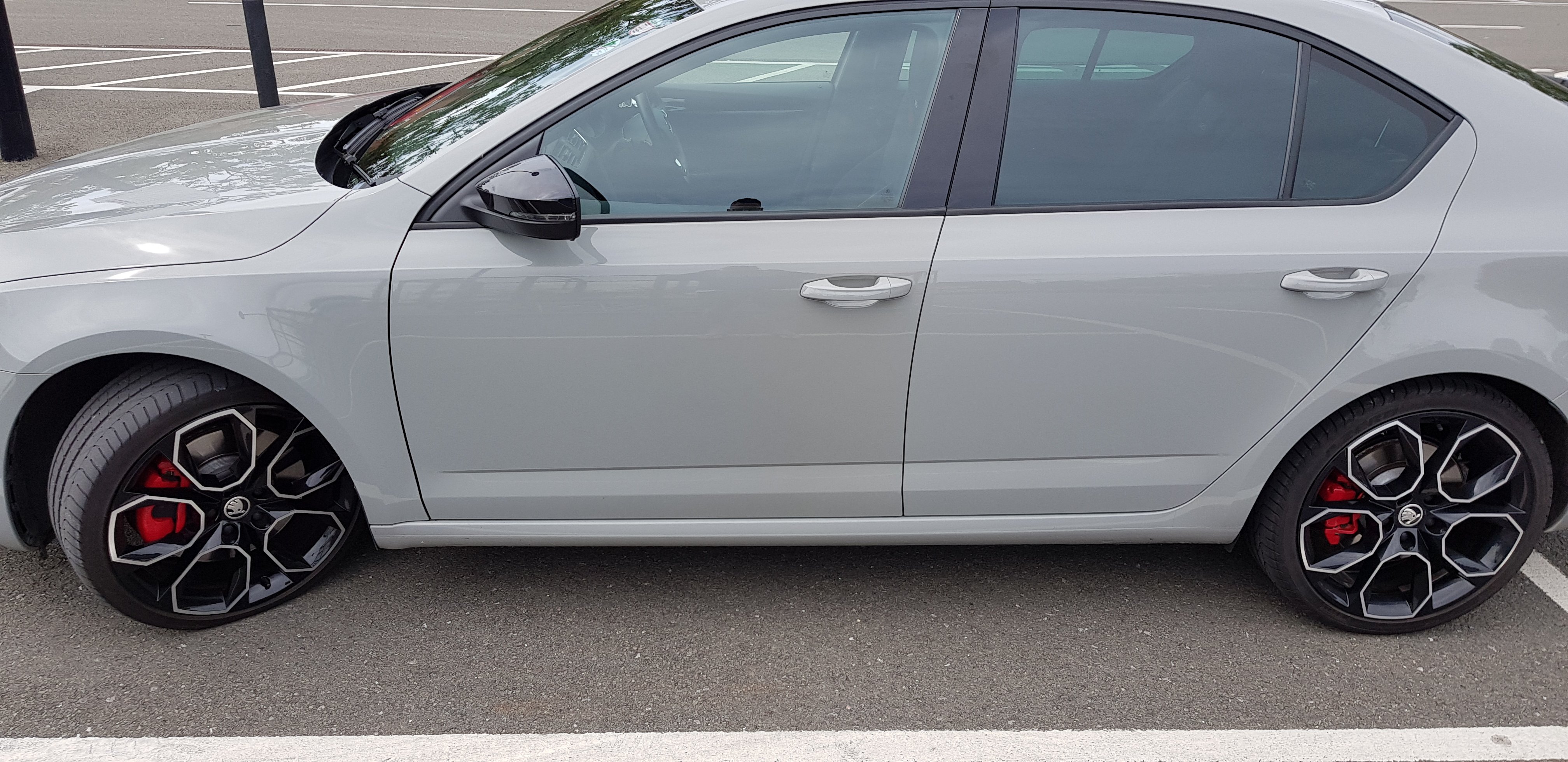 Different shades of paint on front passenger door Styling and Car