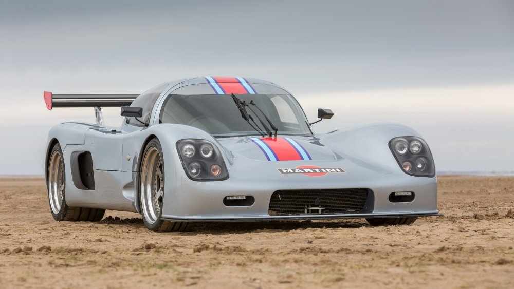 Ultima GTR in Ainsdale Beach.jpg
