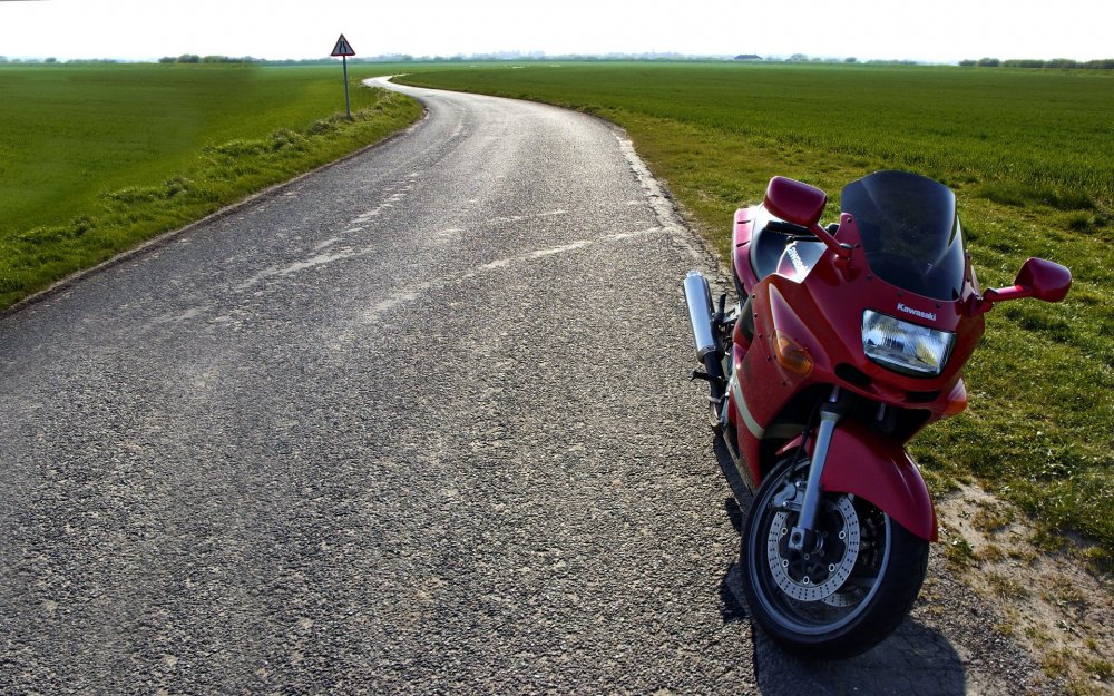 ZZR600 Road (2).jpg