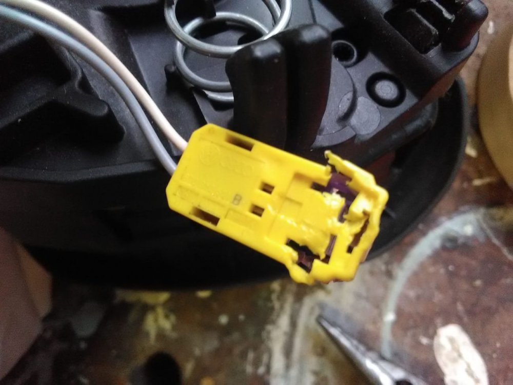 1406849705_MrMagoodestroyedairbagconnector.thumb.jpeg.6f6fdd251987e4caf4d9d634a9832d7d.jpeg