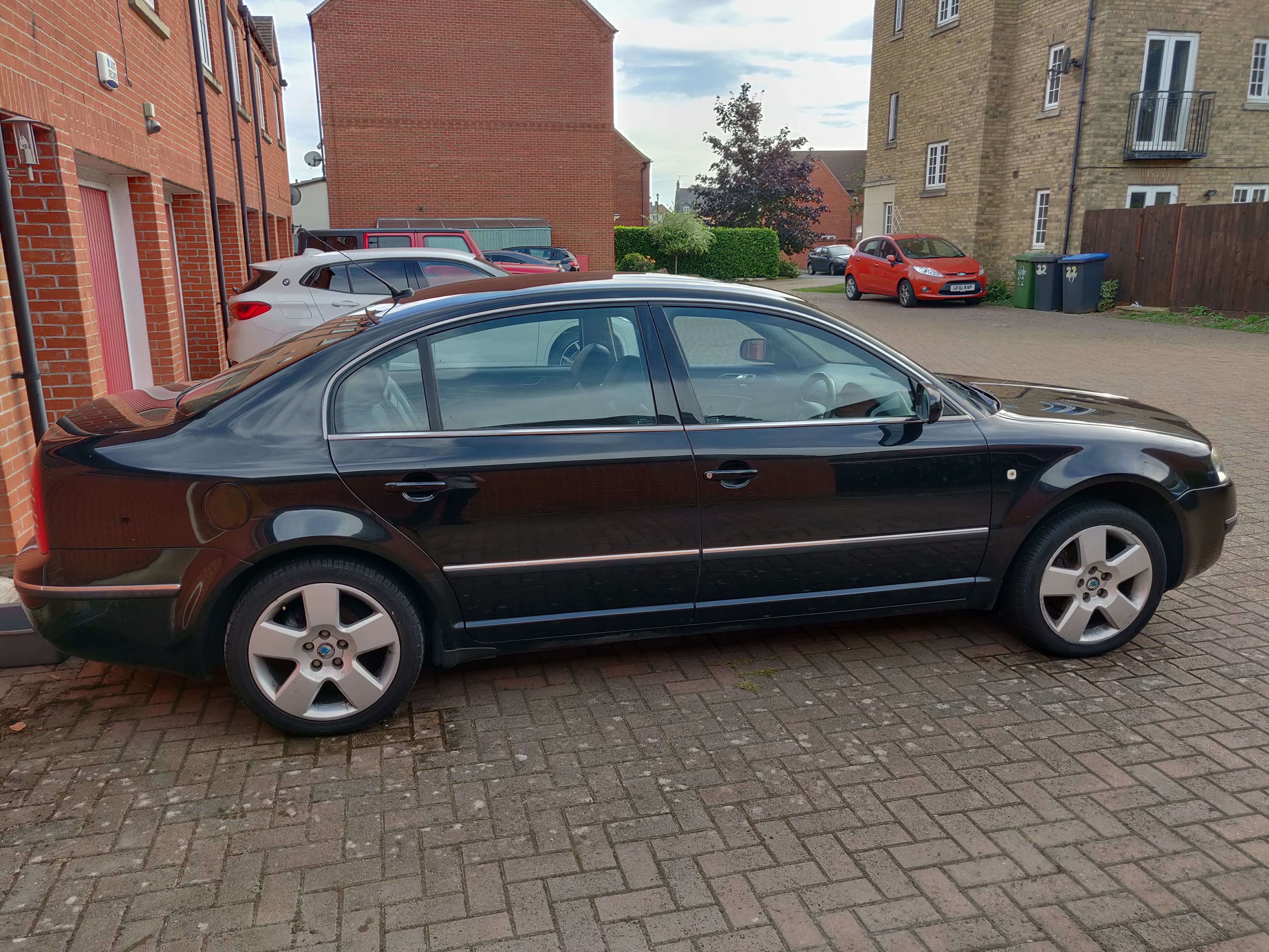 *Non-Runner / Project Car * - 2006 Superb Elegance 2.0TDI (PD) - Reduced to £500