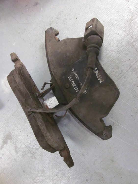 Brake pads warning Skoda Octavia Mk III 2013 2020 BRISKODA