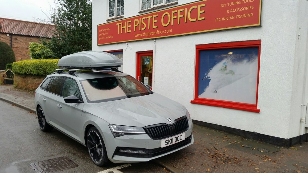 Meteor Grey Roofbox 1.jpg