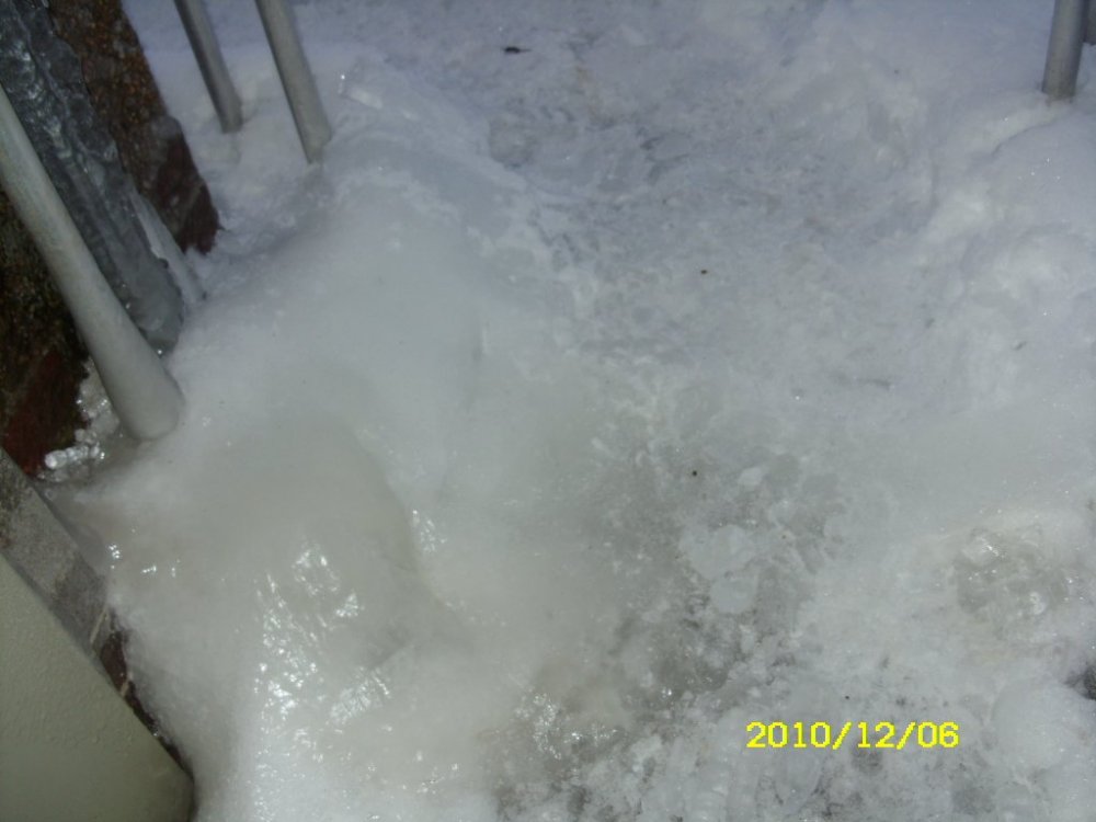 forfar ice wed 8th dec 2010 001.JPG