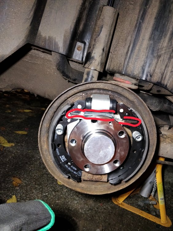 How to adjust the handbrake and install brake shoes How to adjust the handbrake and install brake shoes