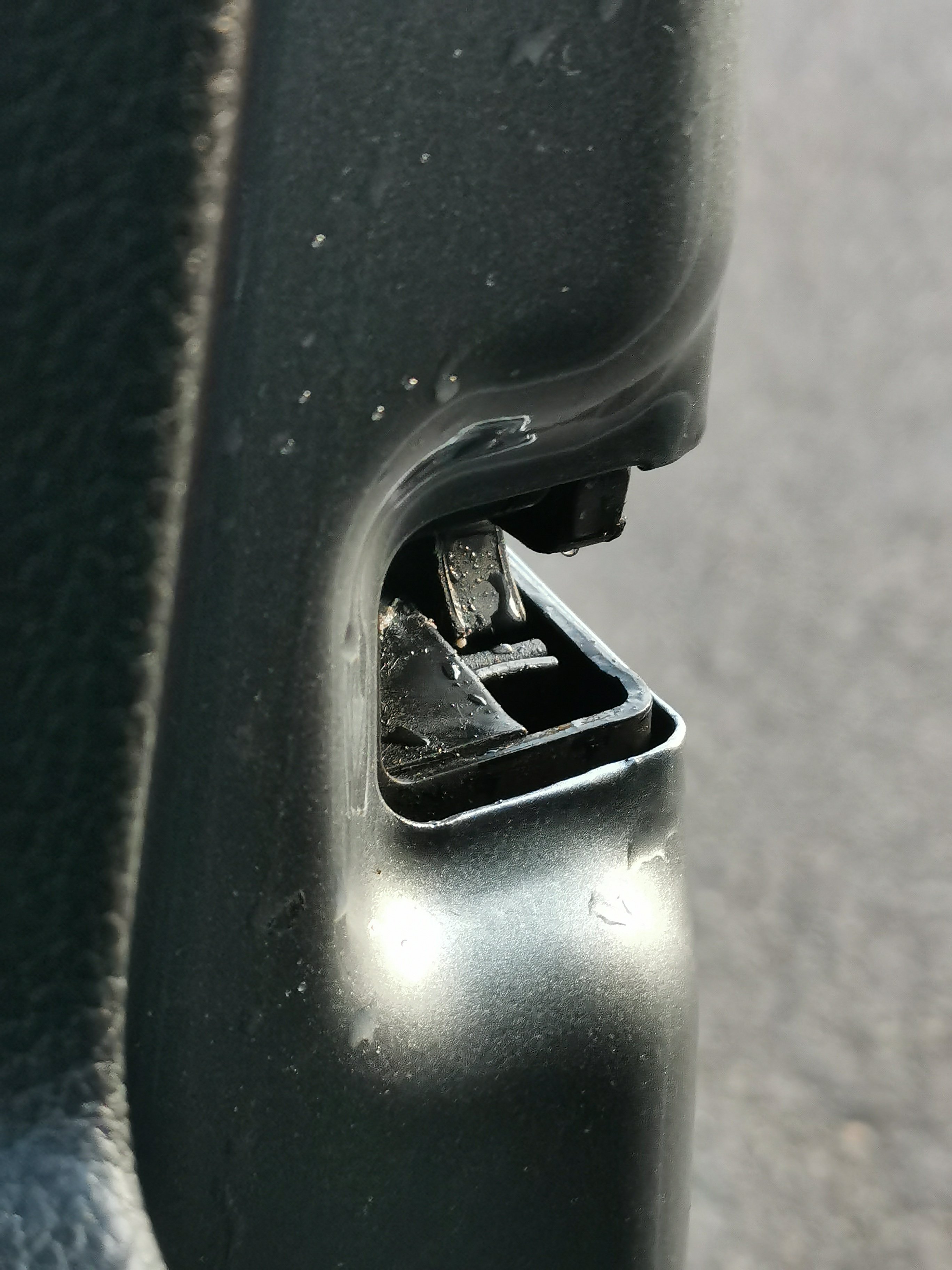 Frozen door latch.. Skoda Superb Mk III (2015 2023) BRISKODA