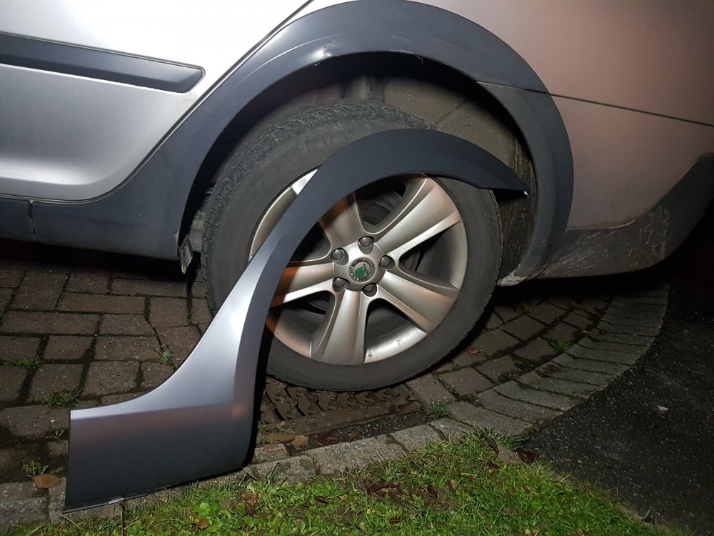rear-arch-trim-comparison-02.jpg