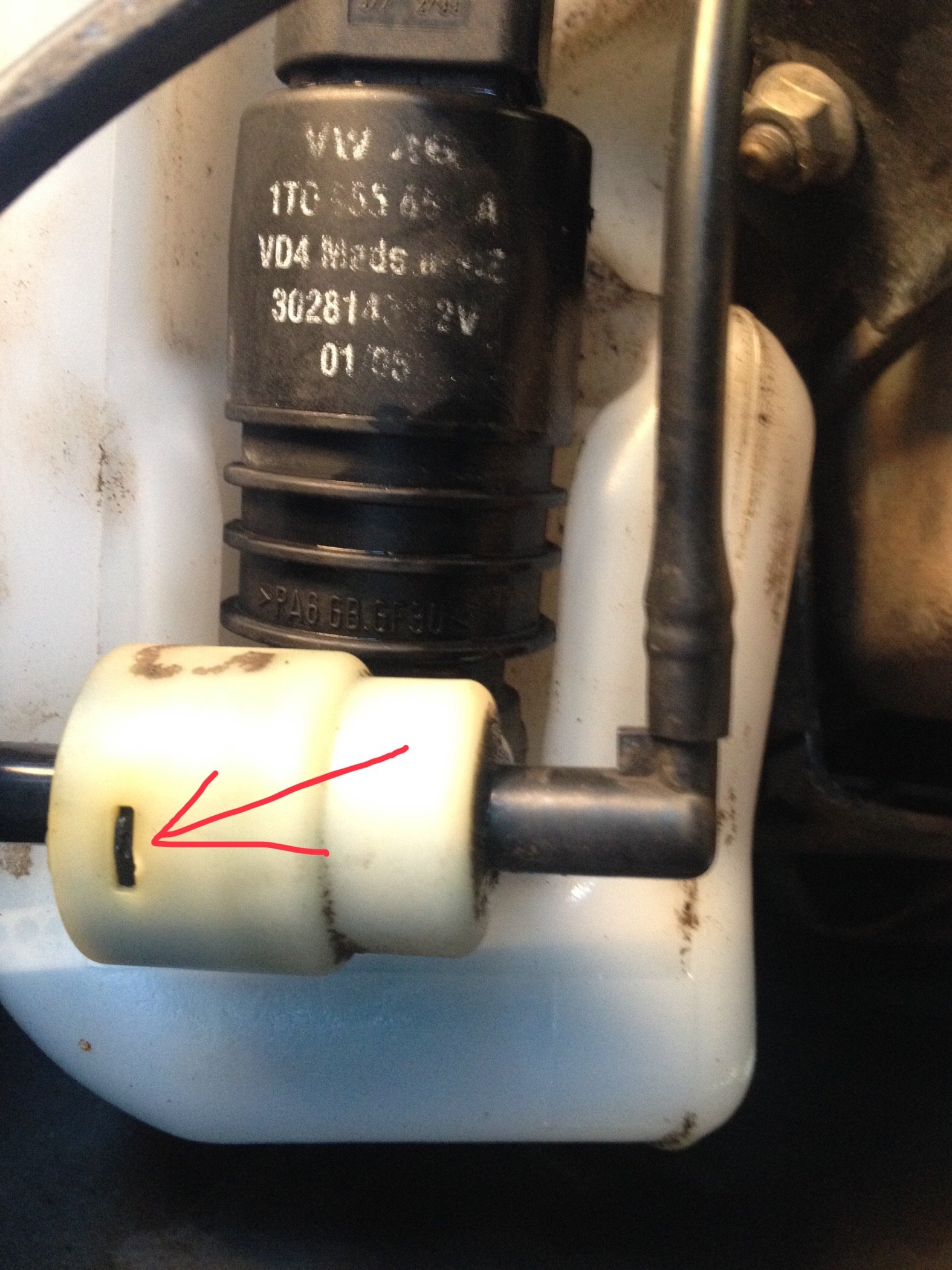 Washer bottle leaking Skoda Fabia Mk I (19992007) BRISKODA