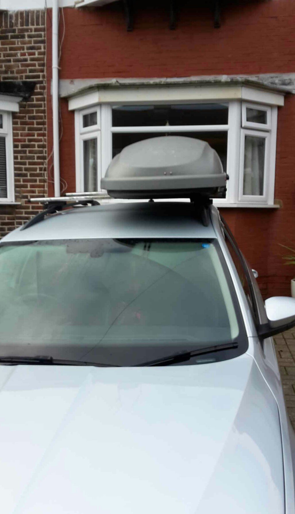 Halfords 470l roof box deals