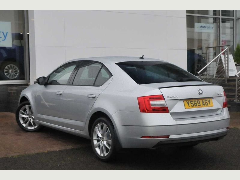 oct_silver_rear.jpg.b503915fd3080bde20ebf27cdc15b07b.jpg