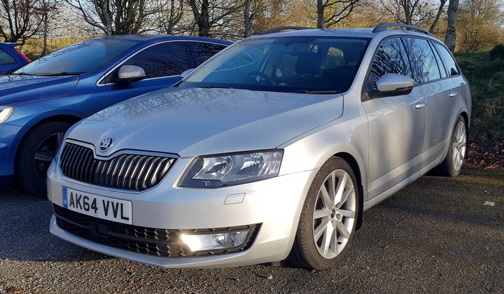 car3.thumb.jpg.4bb04924ca535aa22d47fc51f9eba0ec.jpg