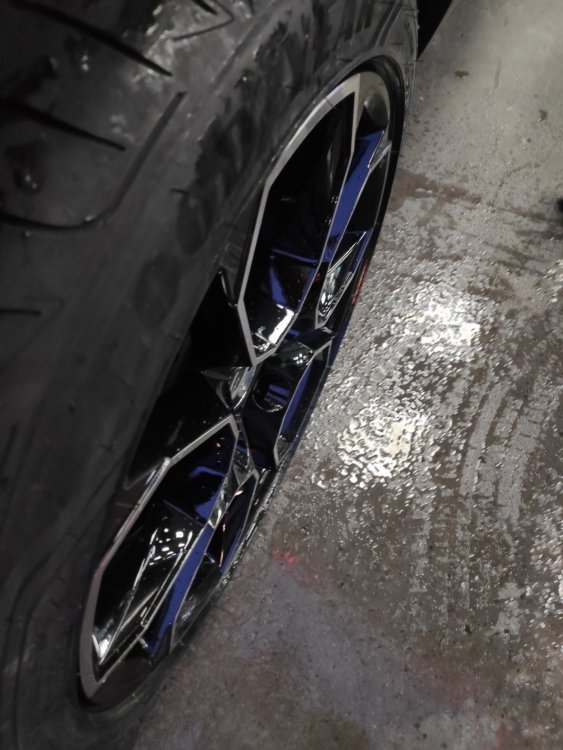 8.0-215-50-R18-GoodYear Asymmetric 3-Skoda.jpg