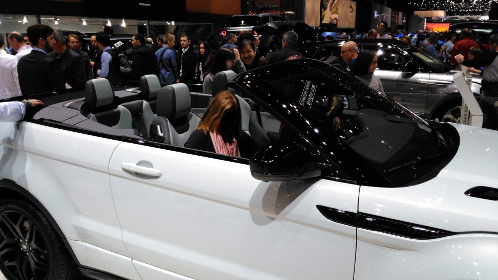 1941212371_EvoqueConvertible3.thumb.jpg.451786b87557951ccdc5b449131dd58e.jpg
