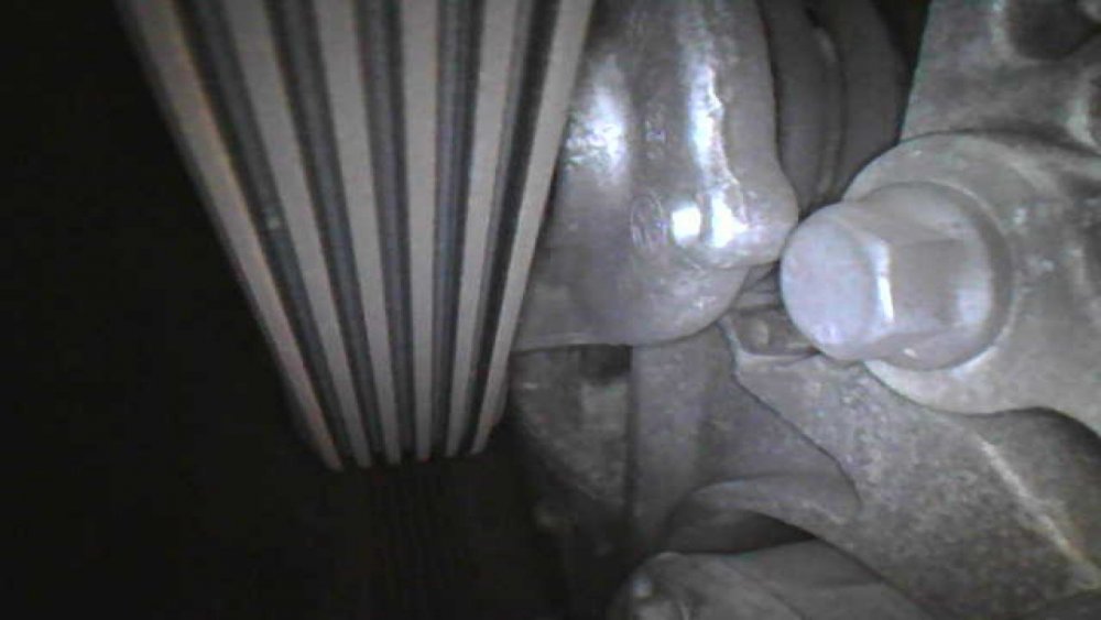 Alternator belt wobble at idle speec Skoda Superb Mk II (20082015