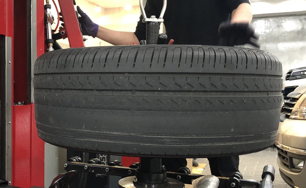 rear-tyre.thumb.jpg.dec5f14eca366074eb2ee9d1358acab1.jpg