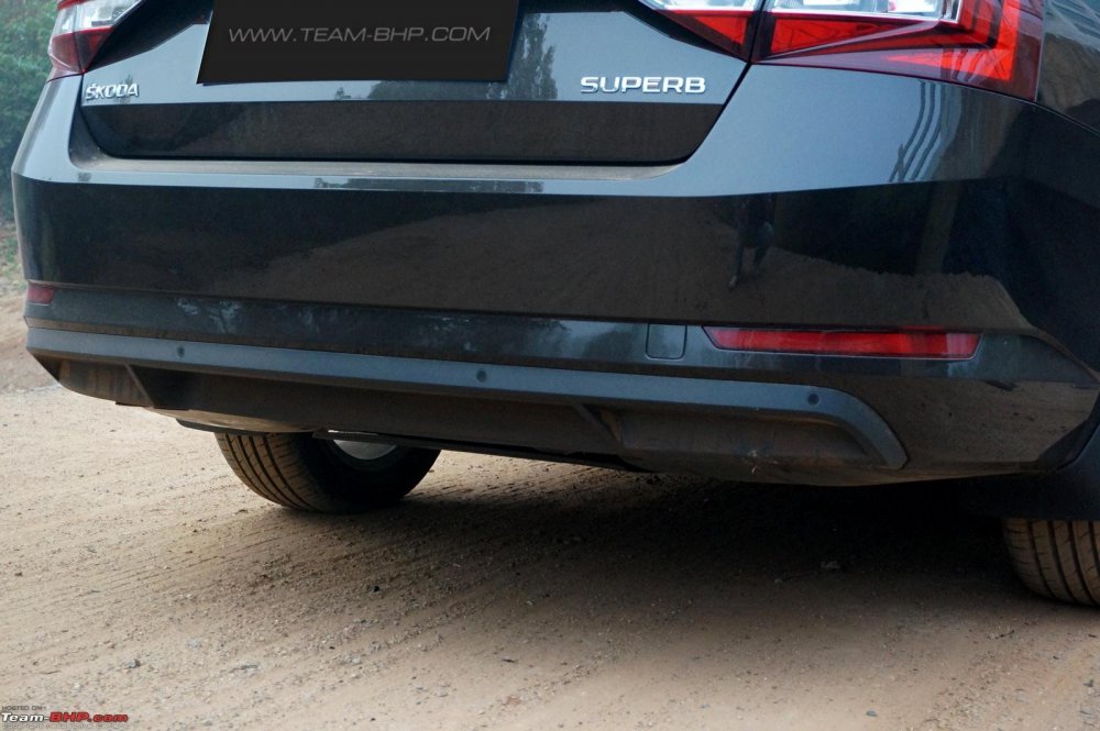 skoda-superb-rear.thumb.jpg.f07422420ce76c94f21259b509f30cf6.jpg
