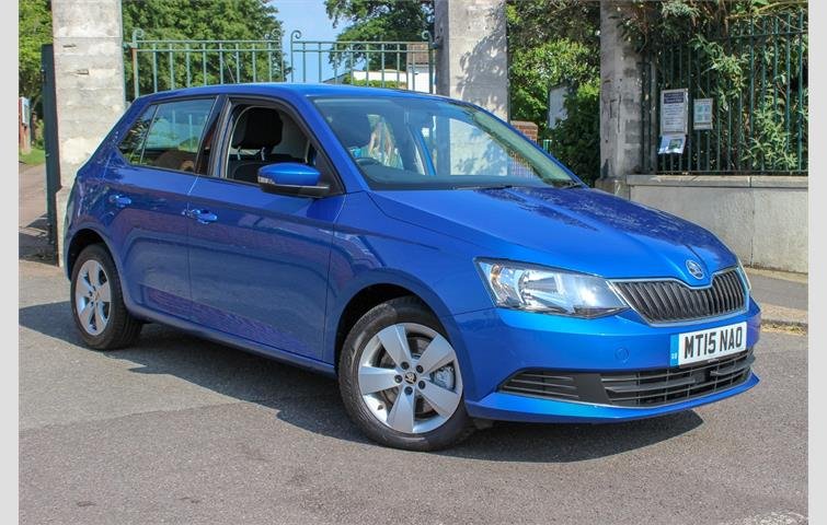 skoda-fabia-2015-377l.jpg.c827993414f6da4f53095f5c7e444e1e.jpg