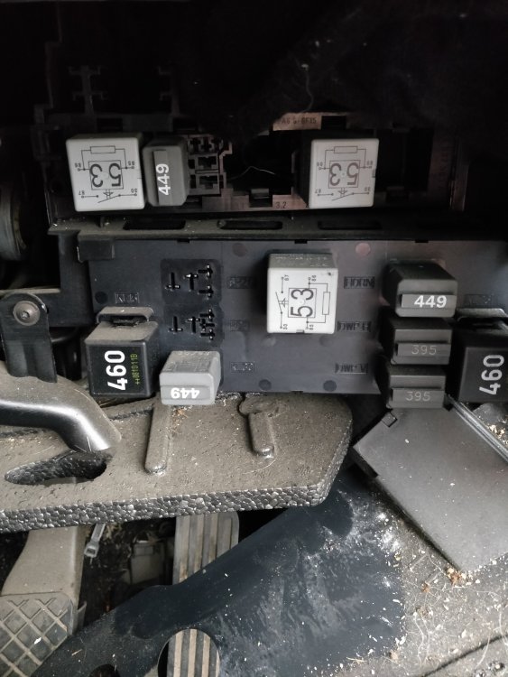 Front wiper and windscreen washer relay help Skoda Octavia Mk II