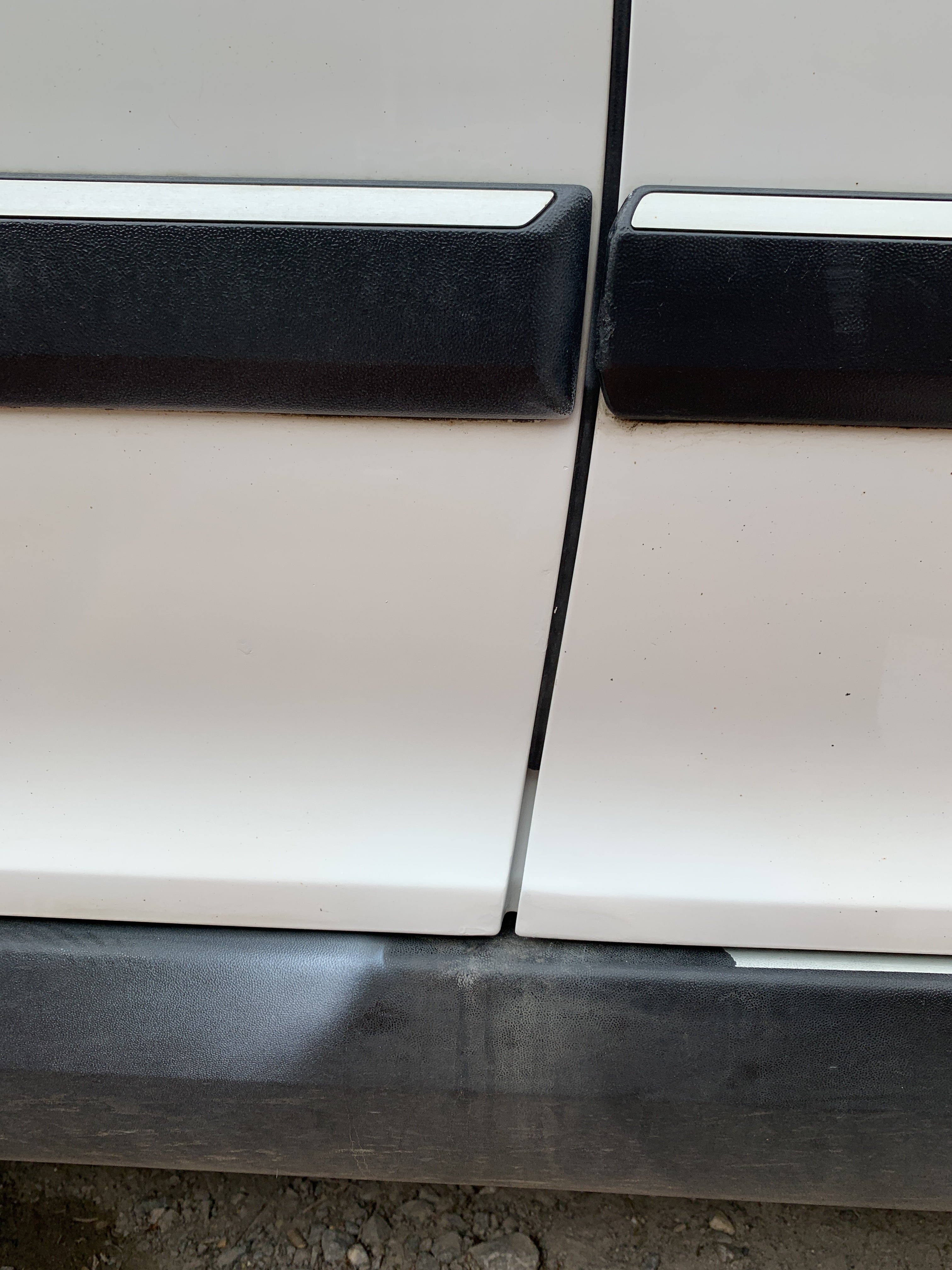 Paint blisters on doors Skoda Yeti BRISKODA