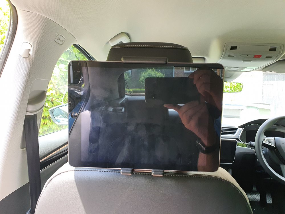 Smart Holder Is it Worth it? Skoda Superb Mk III (2015 2023