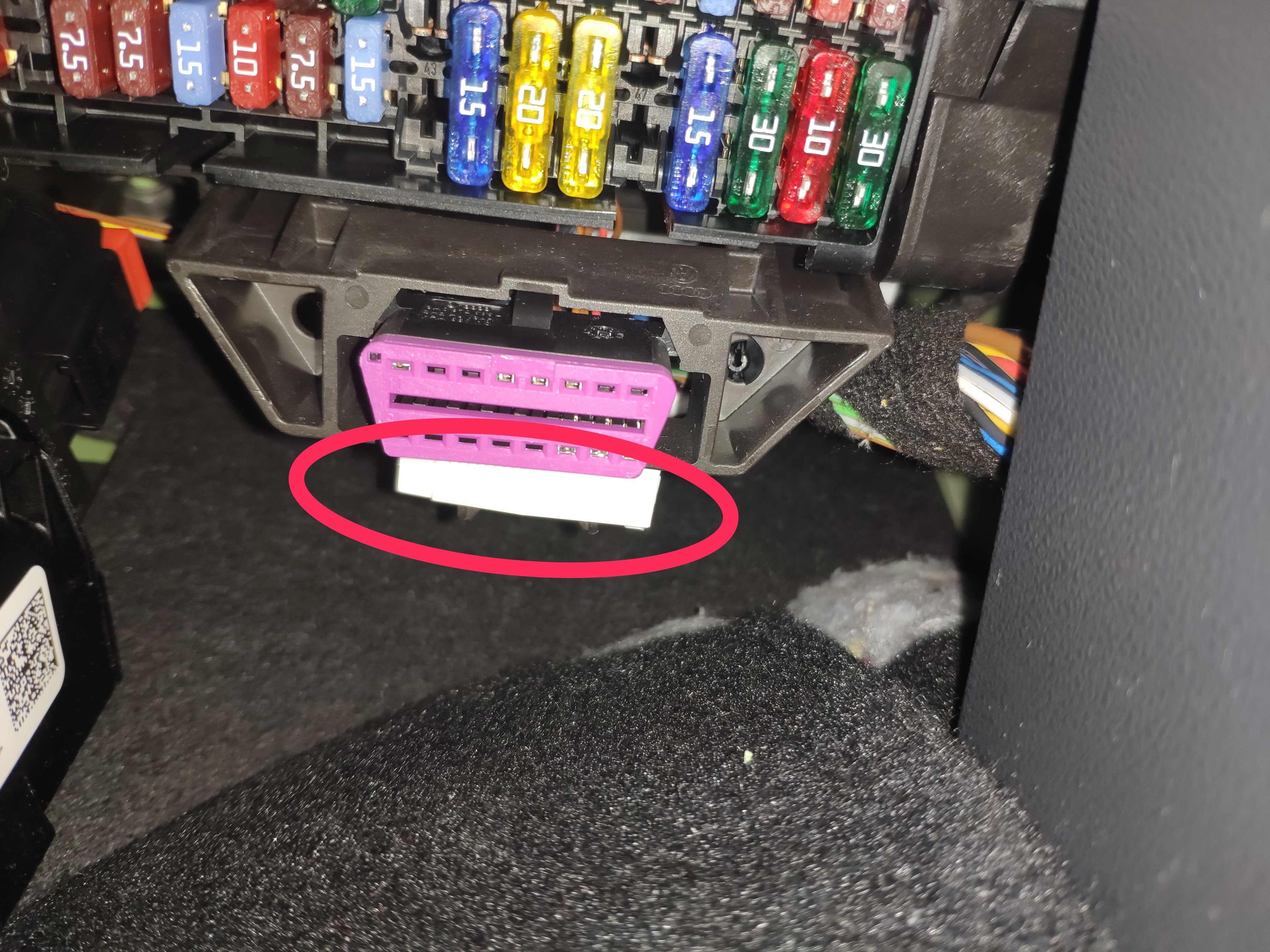 Citigo Where is the fuse box? Skoda Citigo Guides BRISKODA