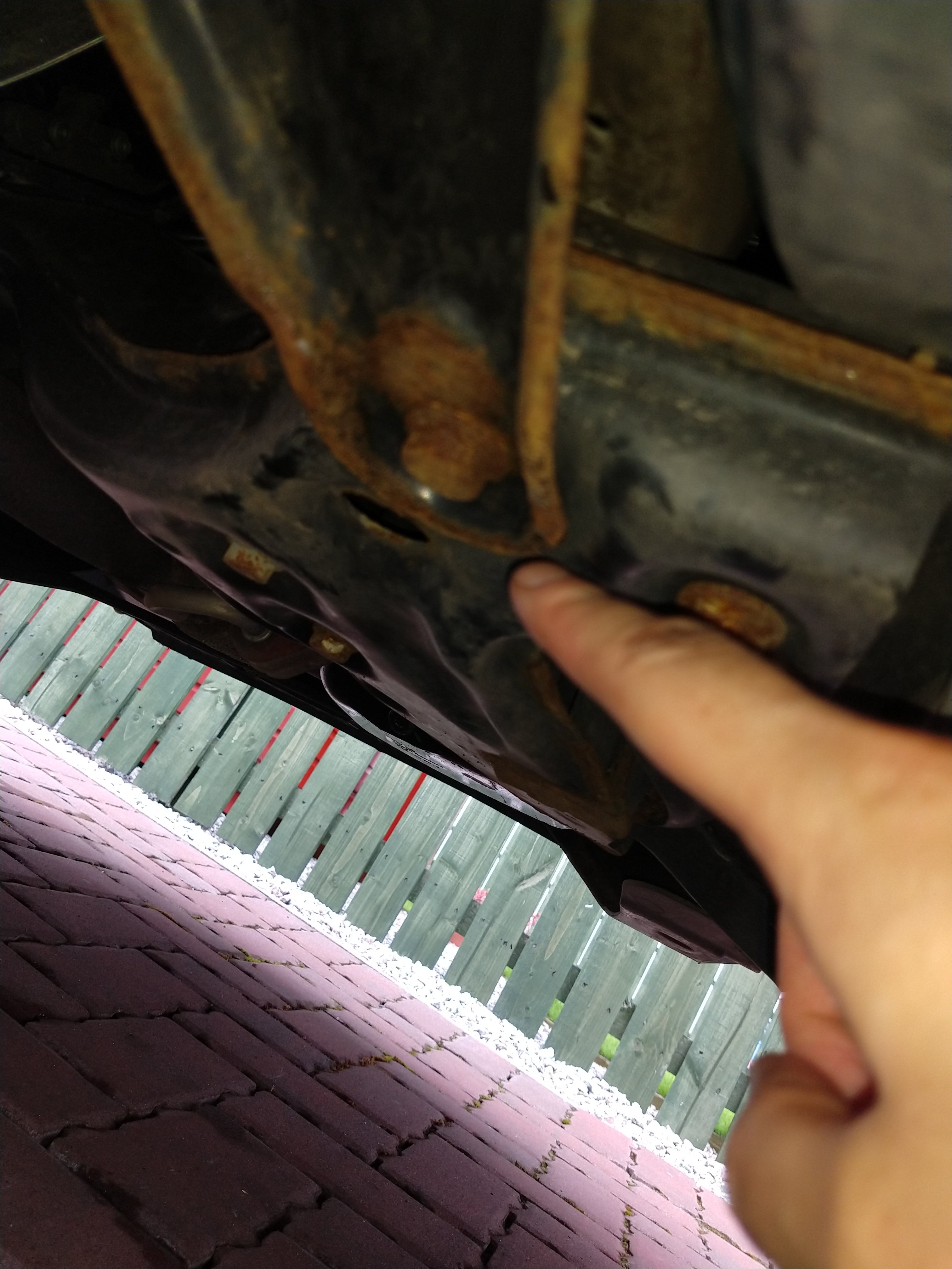 Axle stand placement for front wheel removal Skoda Fabia Mk II (2007