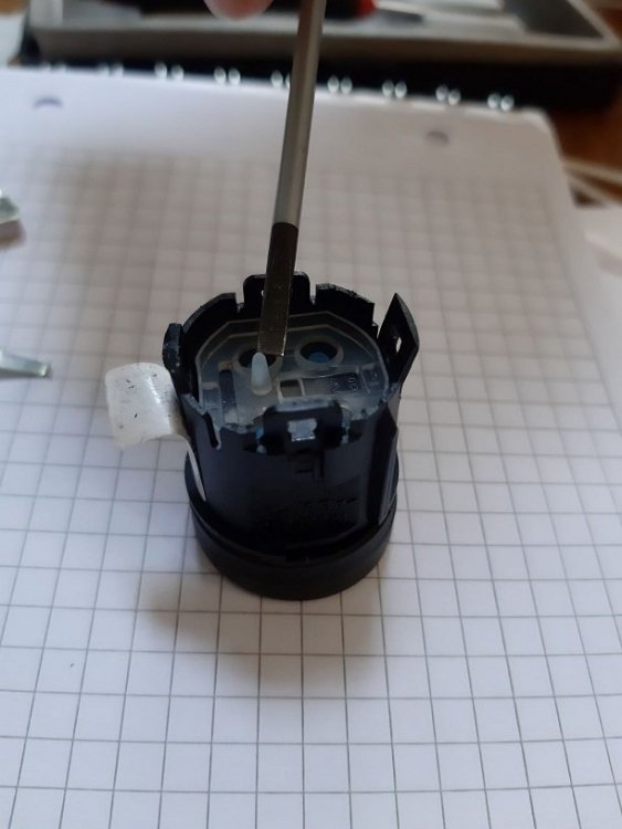 note orientation of the pin.jpg