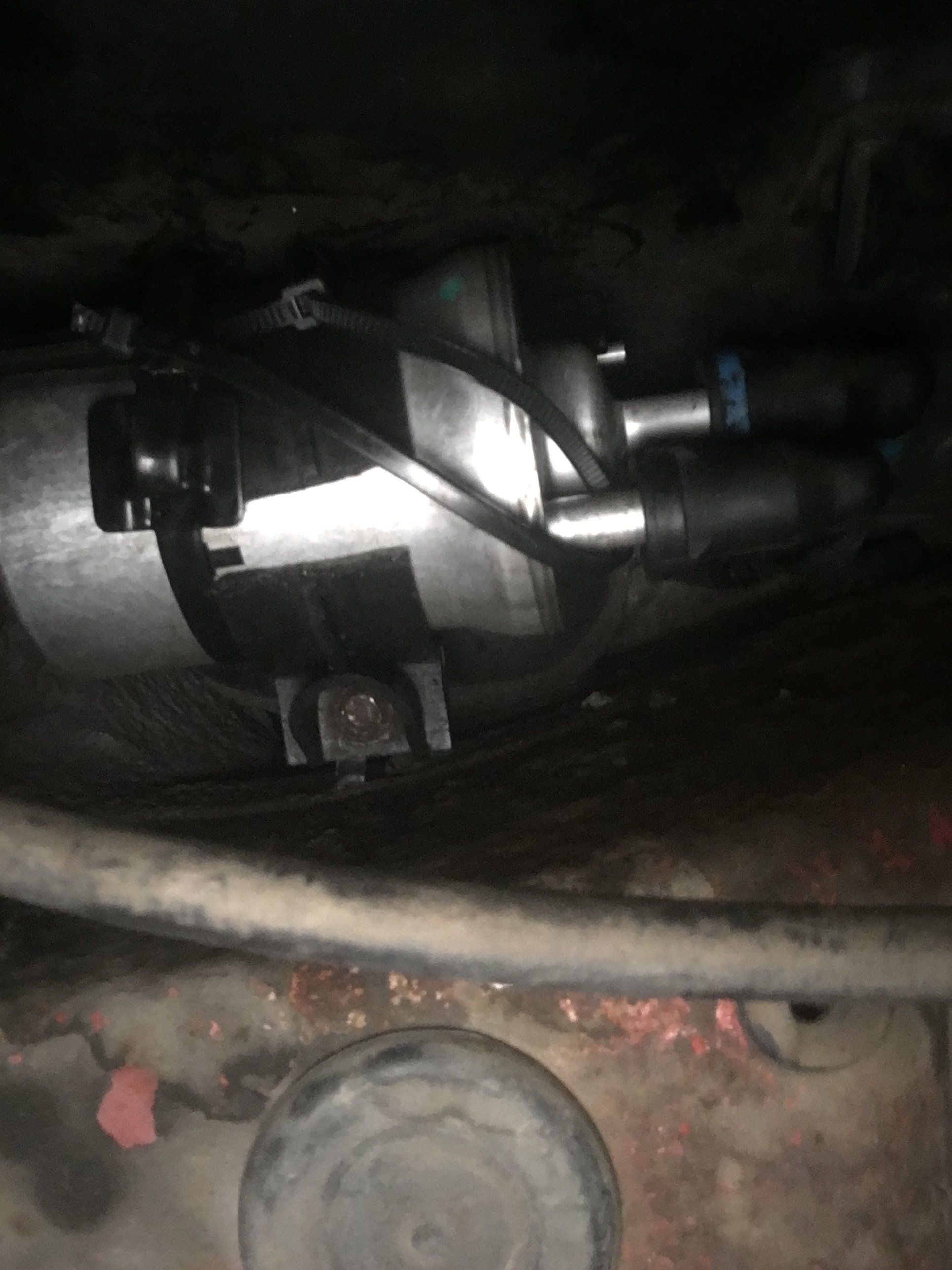 Fuel filter holder