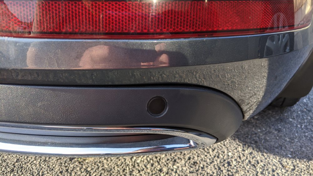 Strange gap as if it needs to be pushed up ?