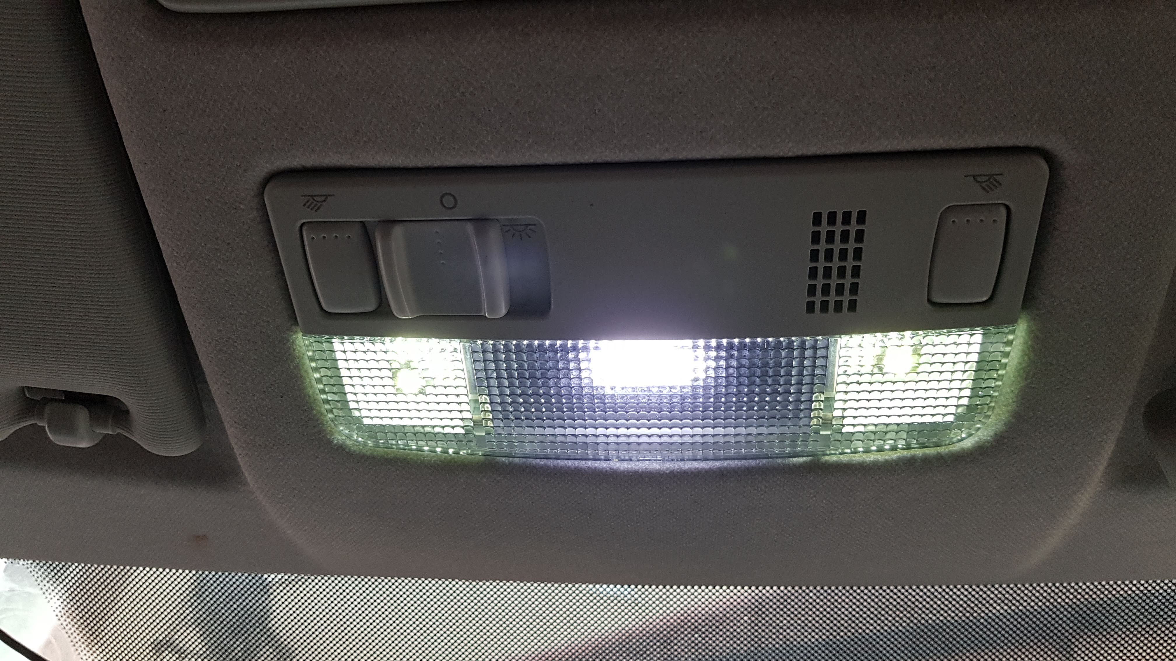 Help, Skoda Fabia MKII all interior lights not working but its not the