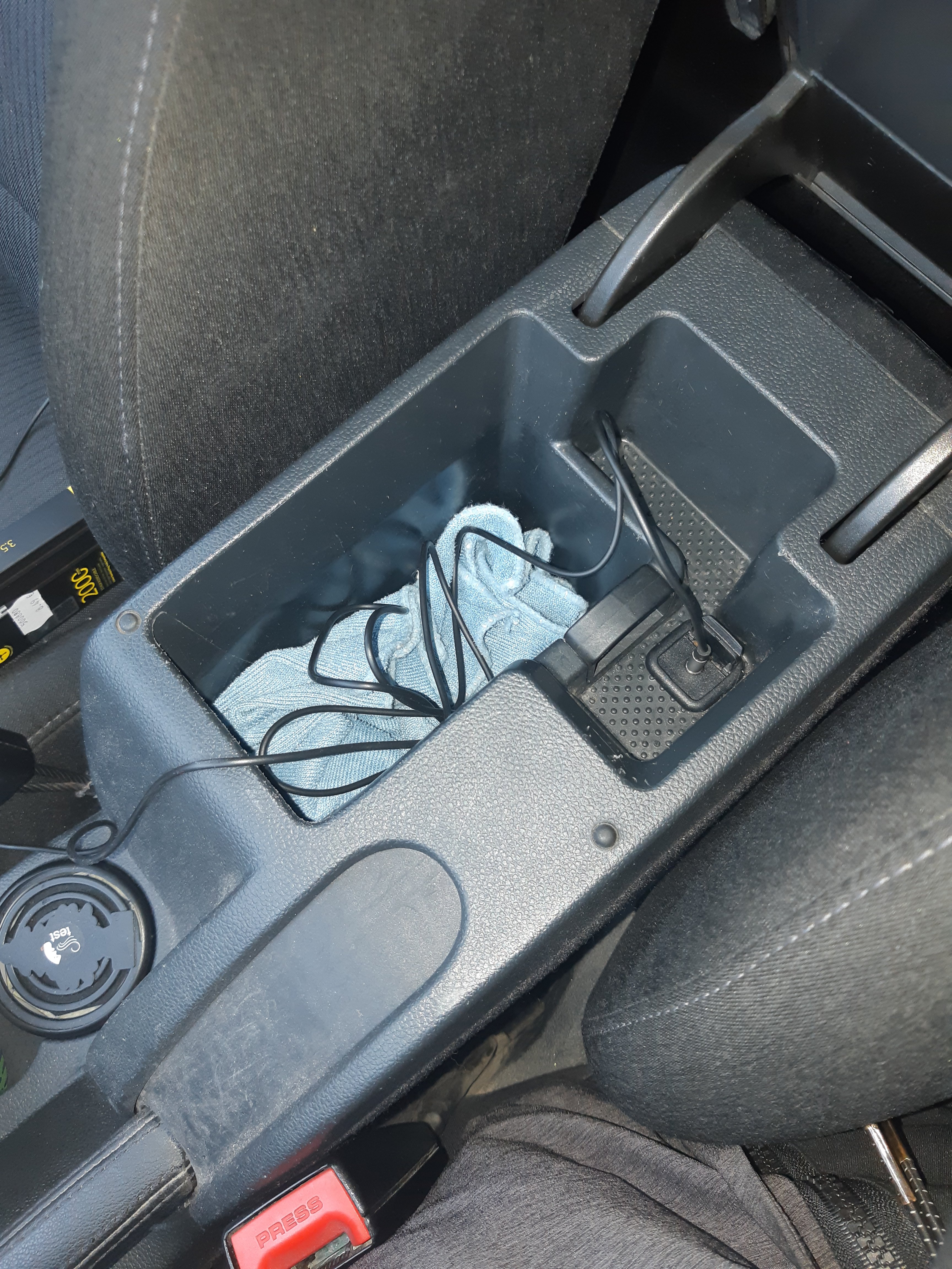Skods Octavia MK II AUX port not working Skoda Octavia Mk II