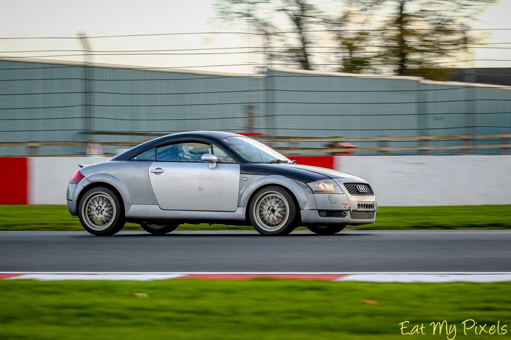1444468021_donington1.thumb.jpg.c4b8c72b5f88a4bf1e70411b1733c854.jpg