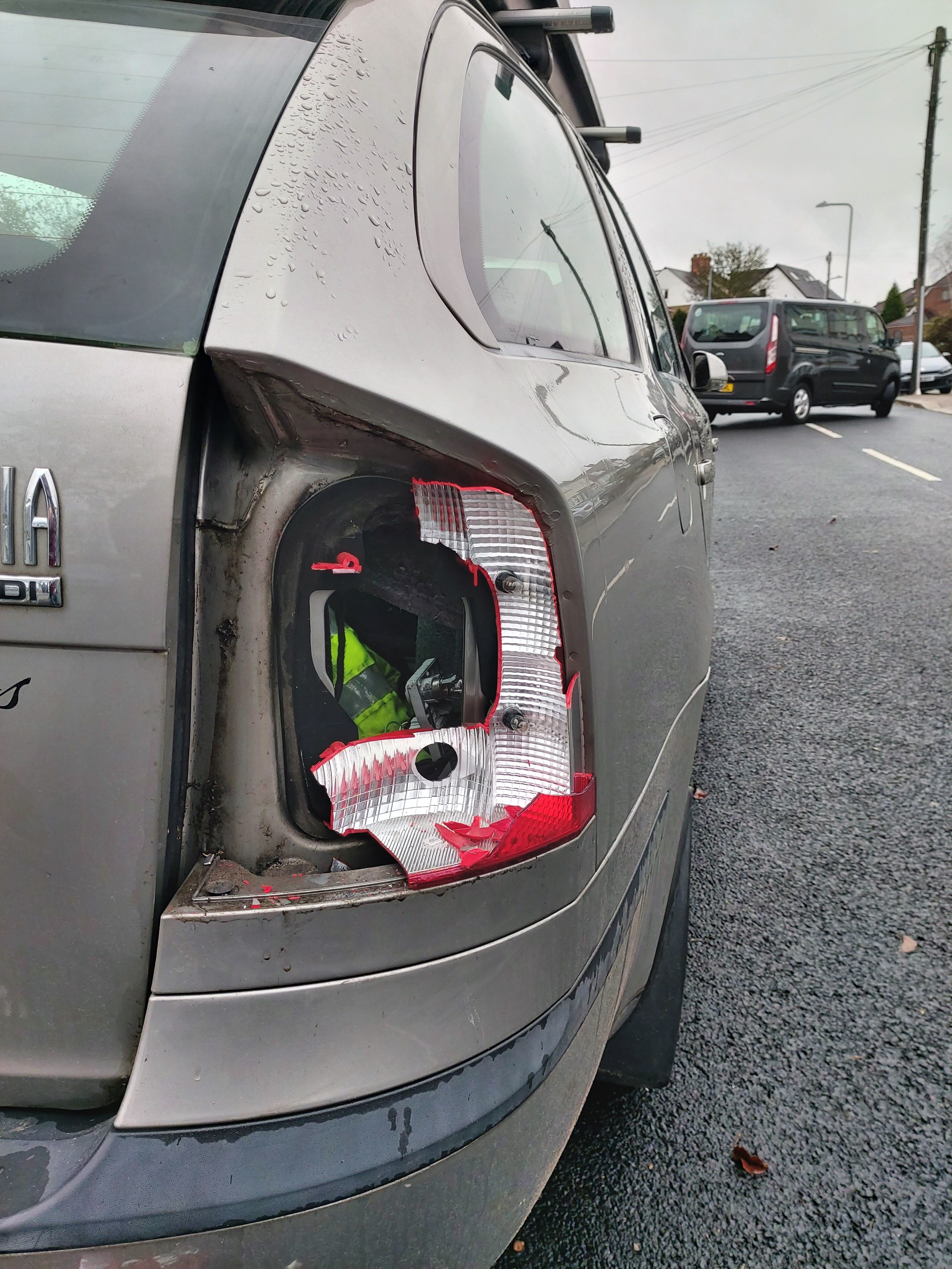 Keys locked in car Skoda Octavia Mk II (2004 2013) BRISKODA