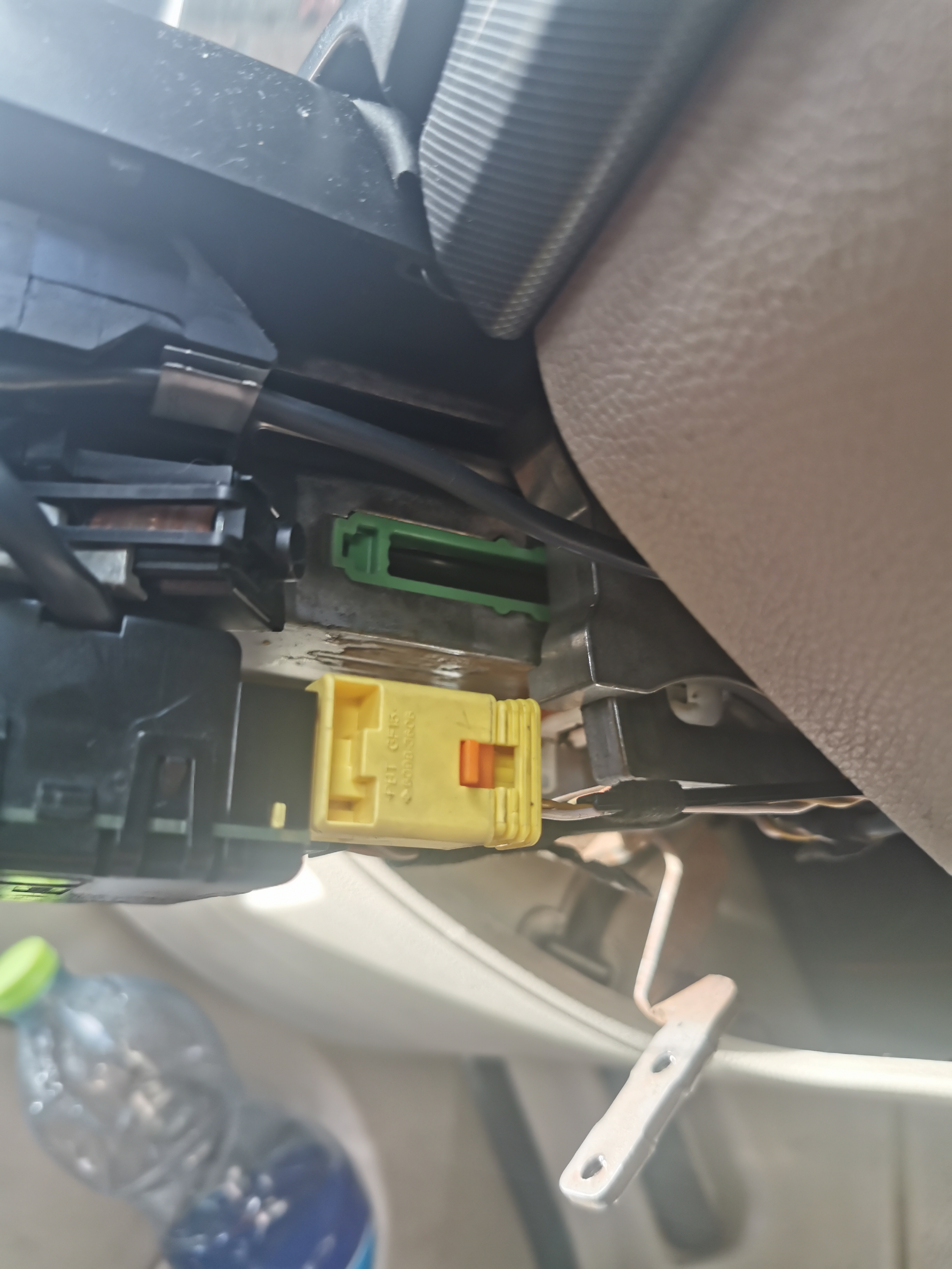 Hello, Horn and Airbag don't work, help is needed!