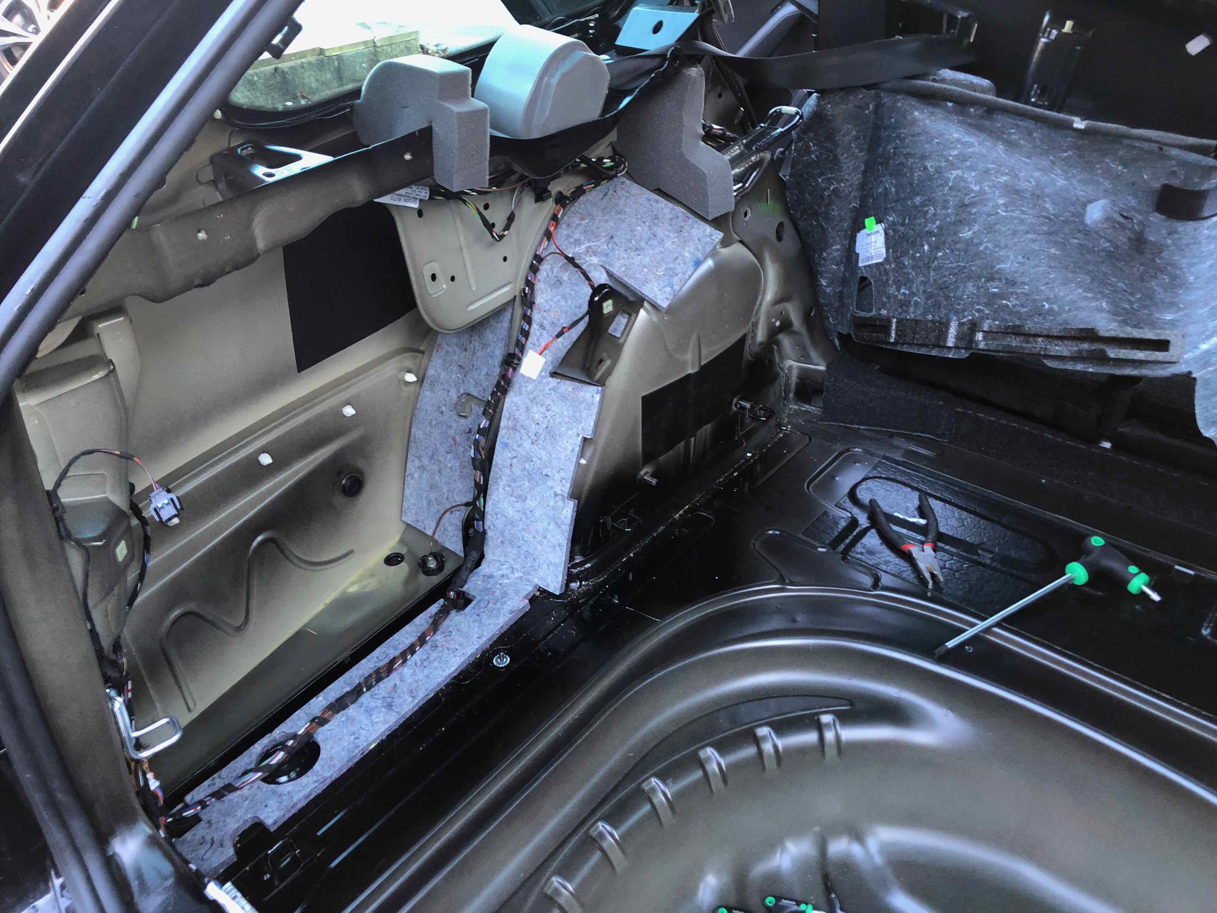 How to remove boot trim and carpet Skoda Octavia Mk III (2013 2020